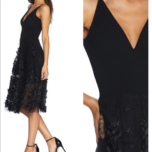 DRESS THE POPULATION Darleen V-Neck Embroidered Mesh Cocktail Dress, XS.  0187 - Picture 3 of 11